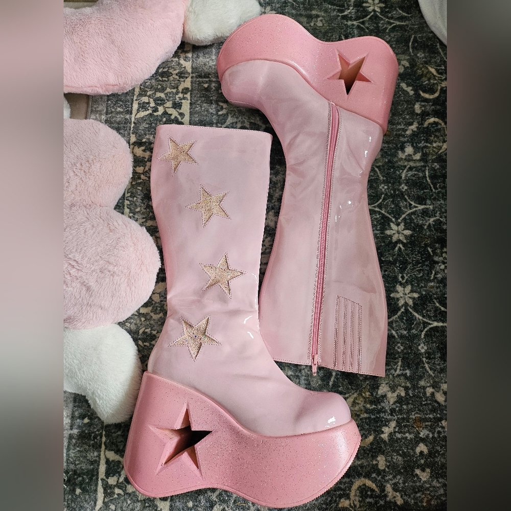 Demonia Dynamite 218 Boots